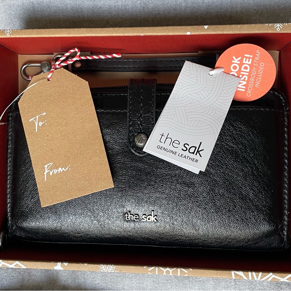 The Sak Black Genuine Leather Zip Wallet with Wristlet NWT
